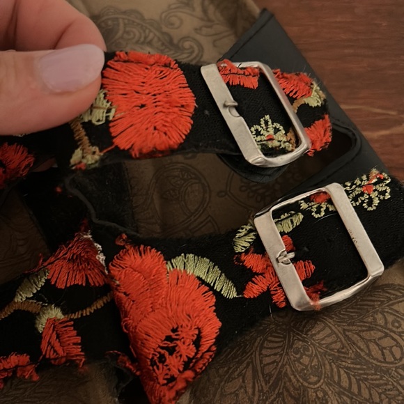 Embroidered MuK Luk Buckle Cork Sandel 8.5 - Picture 3 of 5